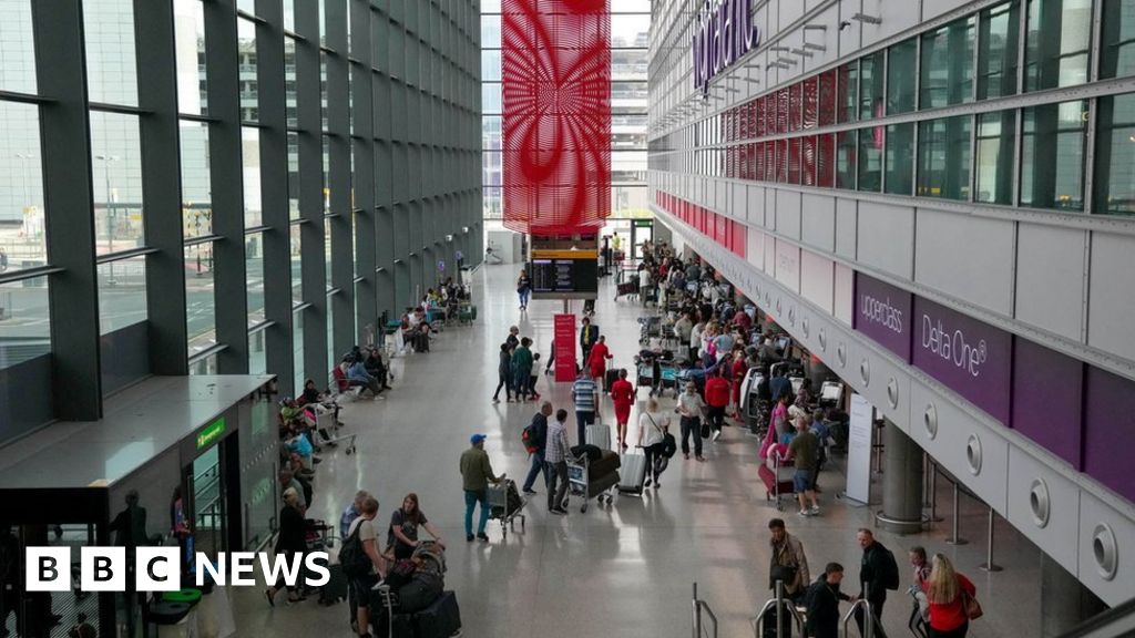 Saudi investment fund to buy 10% stake in Heathrow airport – BBC.com